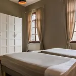 卡斯特罗迪丽斯达酒店 *